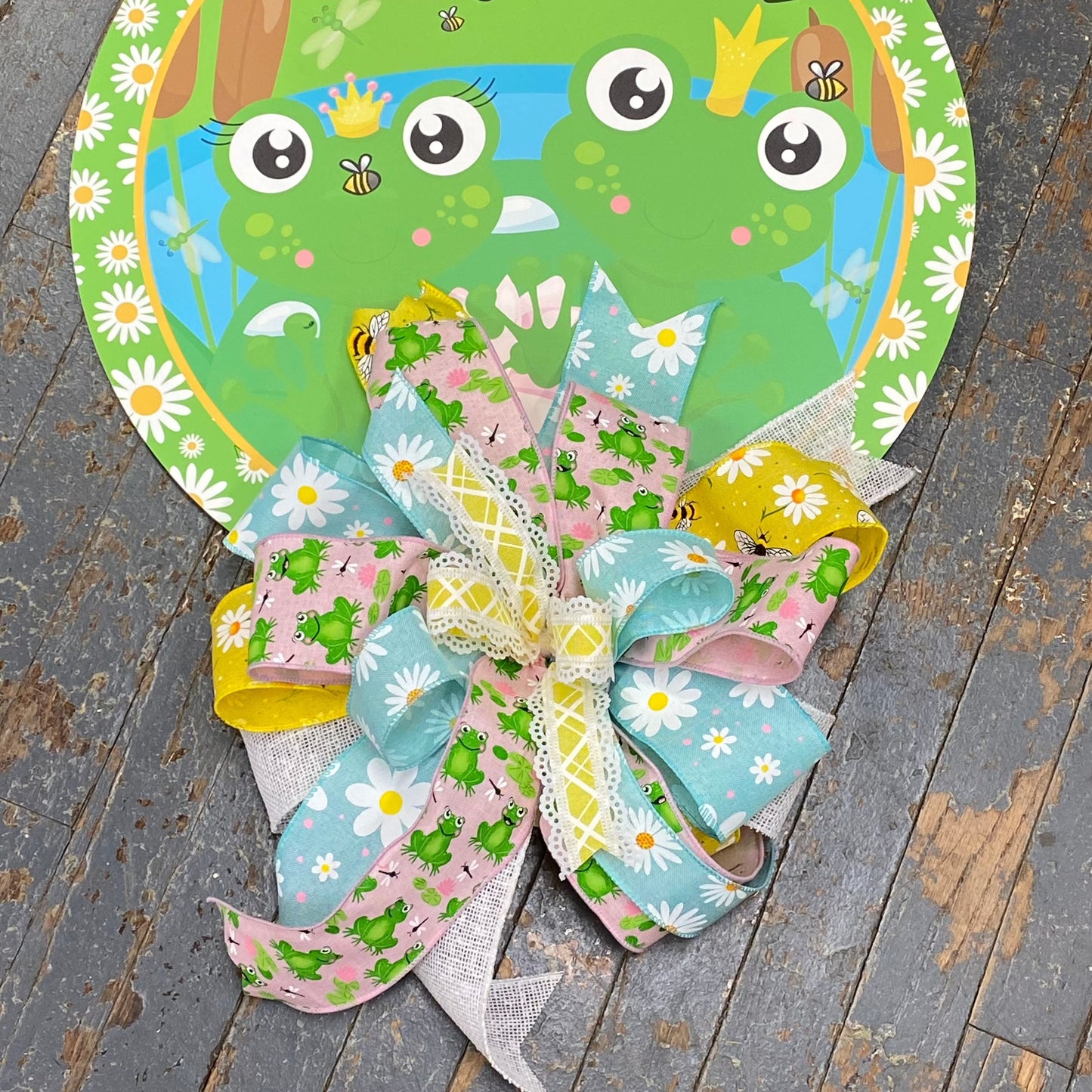 Welcome to Pad Frog Round Wood Pond Wall Sign Door Wreath
