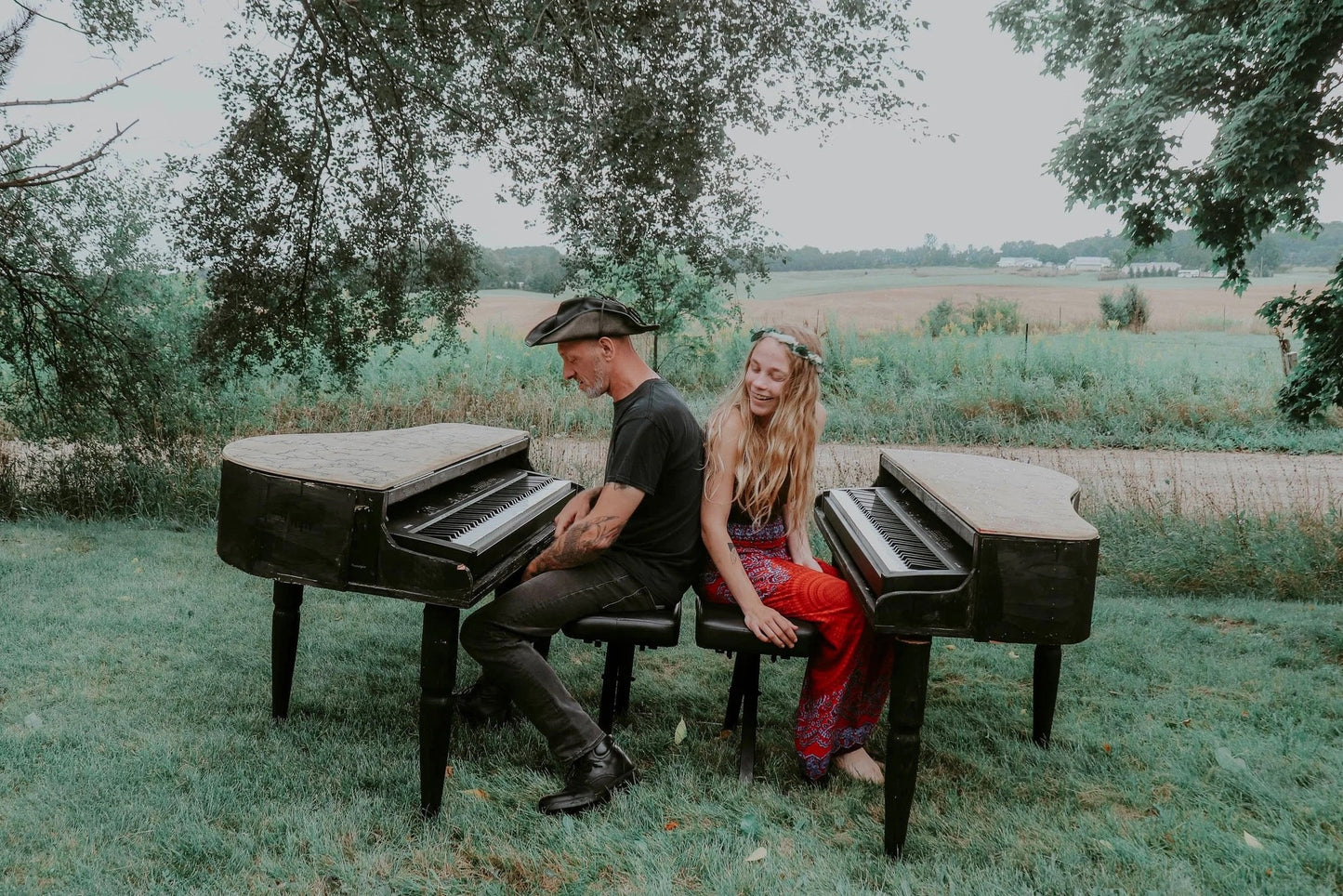 Dueling Pianos at Holders Hideaway