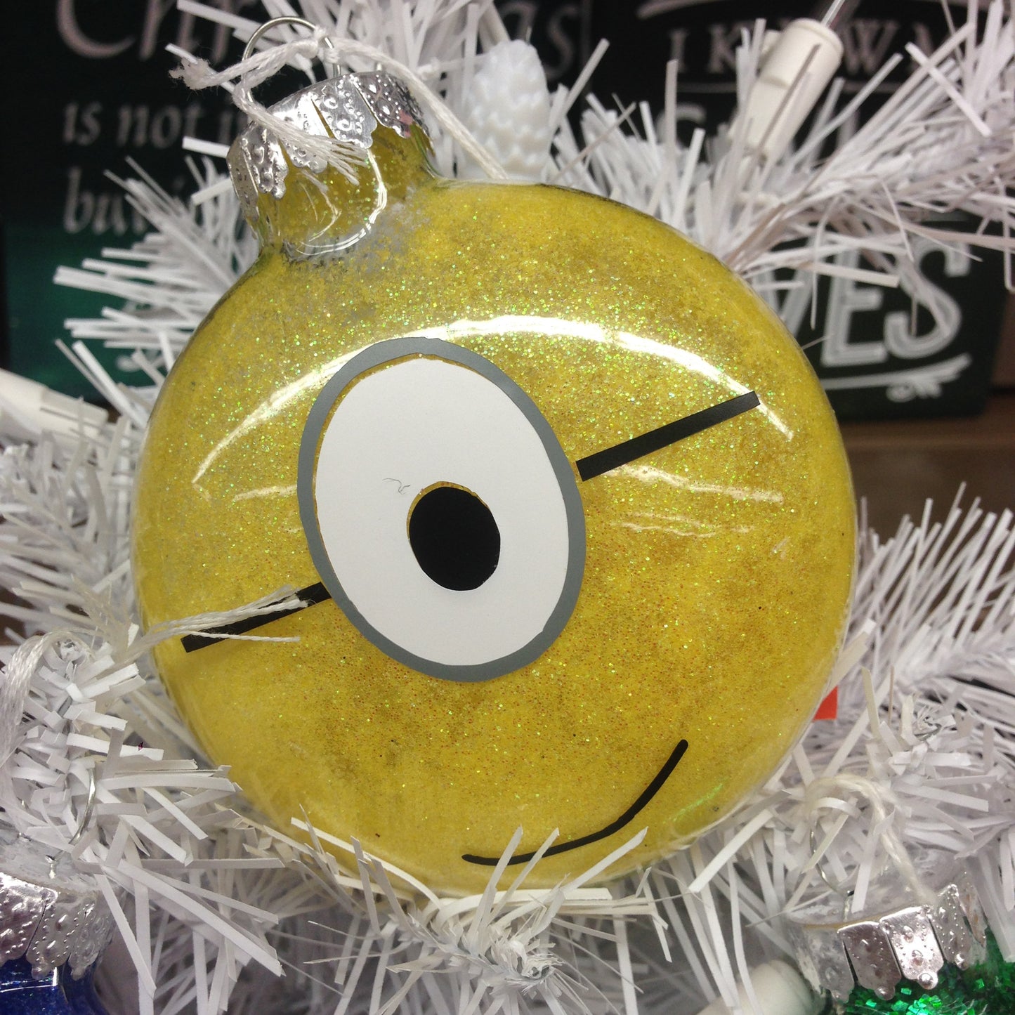 Holiday Christmas Tree Ornament Despicable Me Minion 