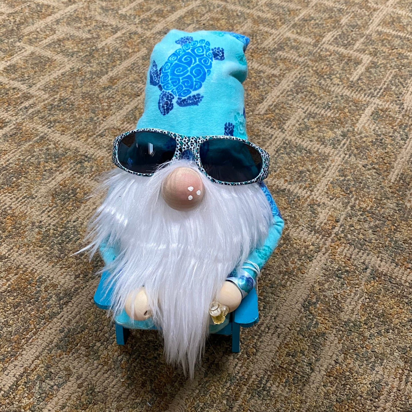 Gnome Holiday Lifes a Beach Party