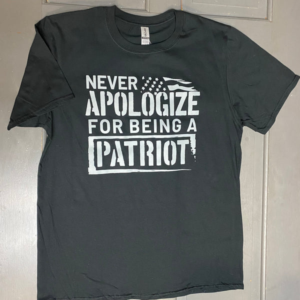 Never Apologize for Being a Patriot Graphic Designer Short Sleeve T-Shirt