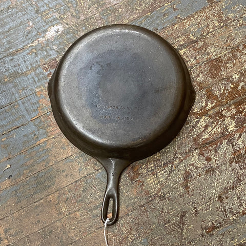 Cast Iron L (Vintage Wagner Cornbread Pan)