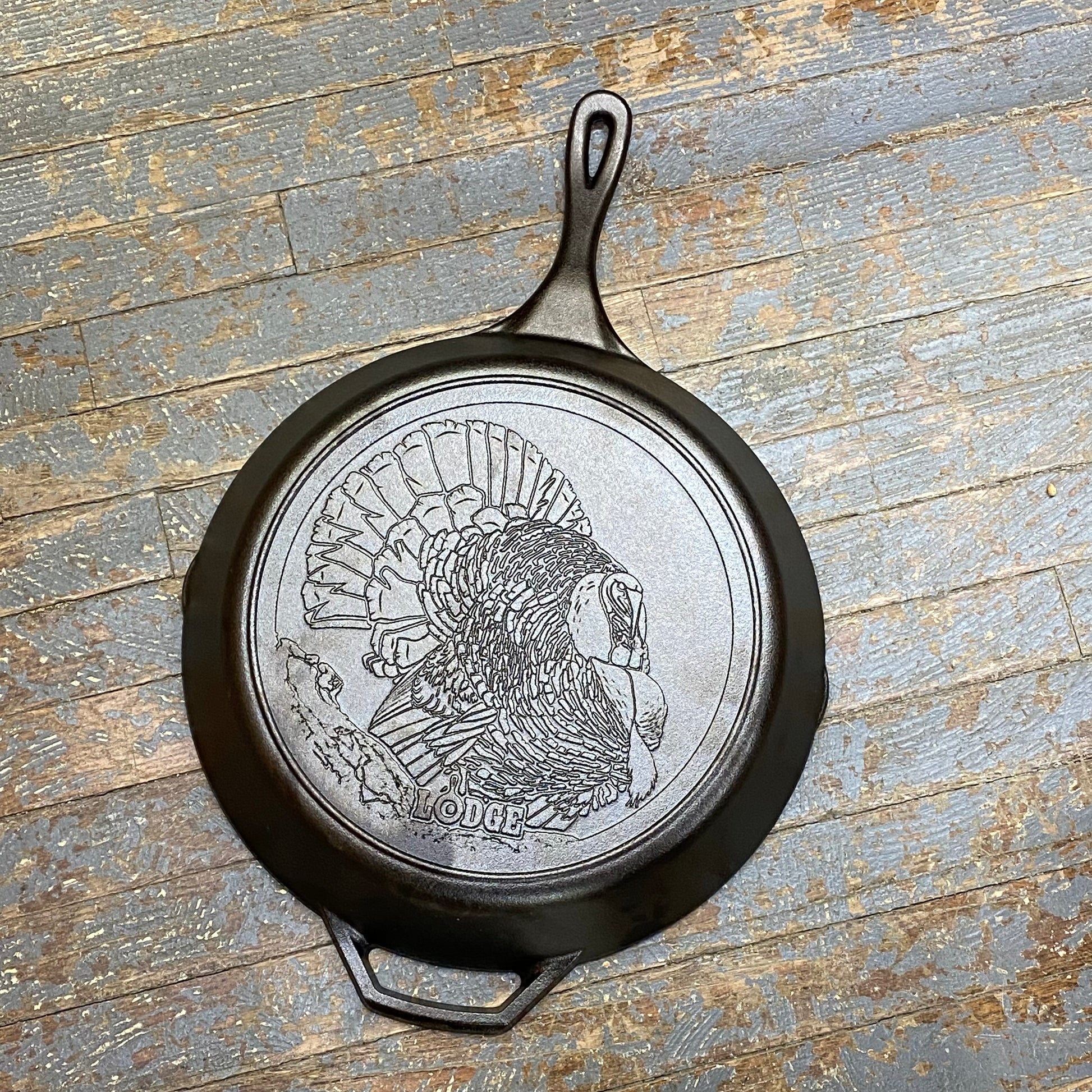 Cast Iron Cookware Lodge Wildlife Series Skillet 13.25" Turkey